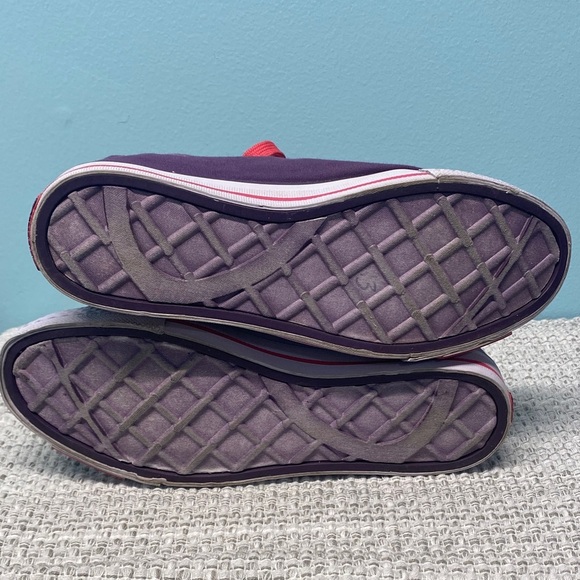 Purple High-Top Sneakers with Love/Peace Design Like New - Picture 8 of 8